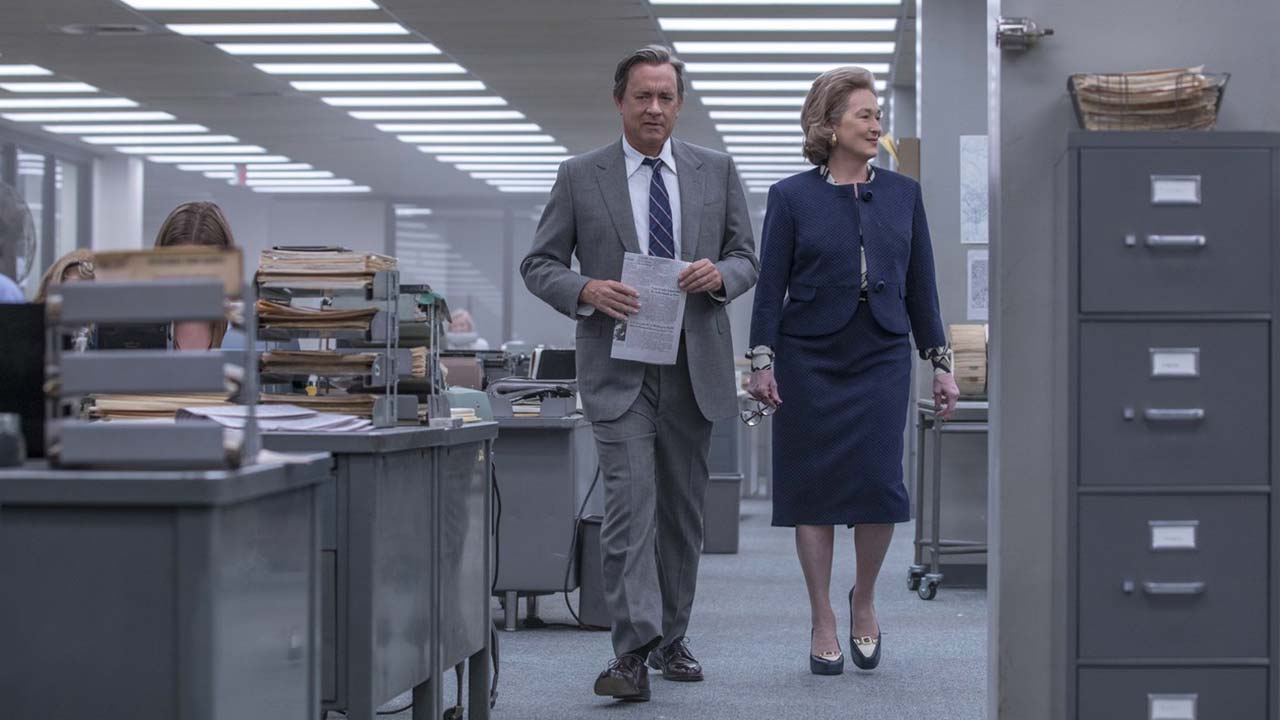 Una scena del film The Post con Meryl Streep e Tom Hanks