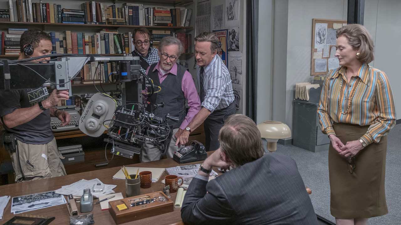Una scena del film The Post con Meryl Streep e Tom Hanks