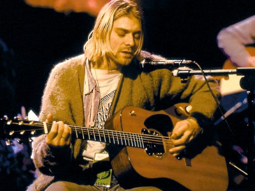 Cobain durante lo storico Unplugged di MTV