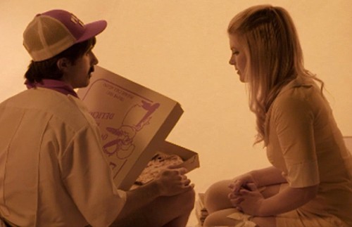 Ecco come sarebbe un film porno di Wes Anderson