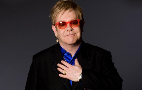 Un ritratto di Elton John, Foto via Mercury Records/Universal Music