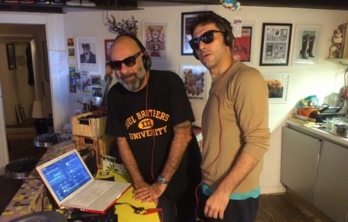 Il DJ e produttore Pierpa Peroni insieme a Filippo Timi, dj per una sera al Lambretto Art Project di Milano