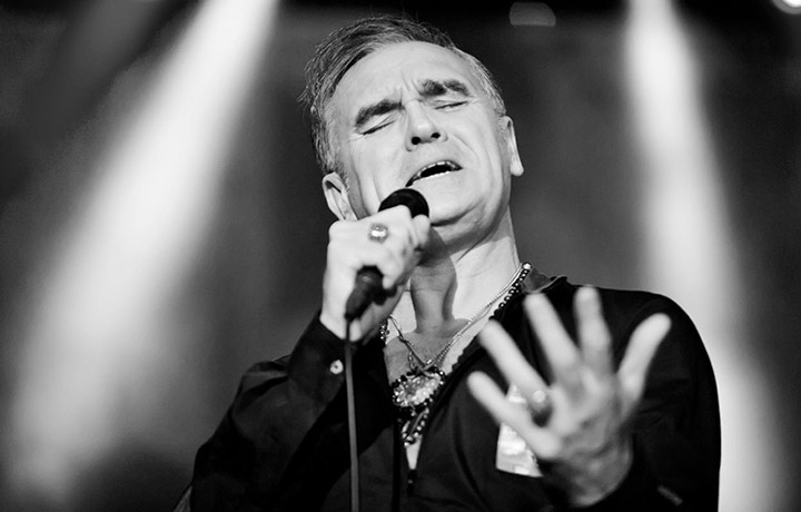 Morrissey in un recente live al Teatro Geox di Padova