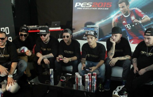 I rapper davanti alla Pes 2015, foto stampa