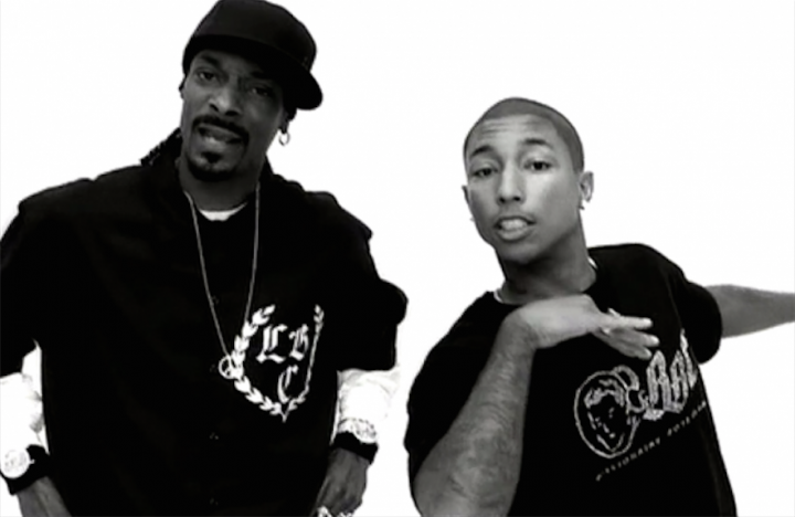 Snoop dogg drop it like. Snoop Dogg Pharrell Williams. Фаррелл Уильямс и снуп дог. Pharrell Williams, Snoop Dogg - Drop it like it's hot. Drop it like its hot снуп дог.