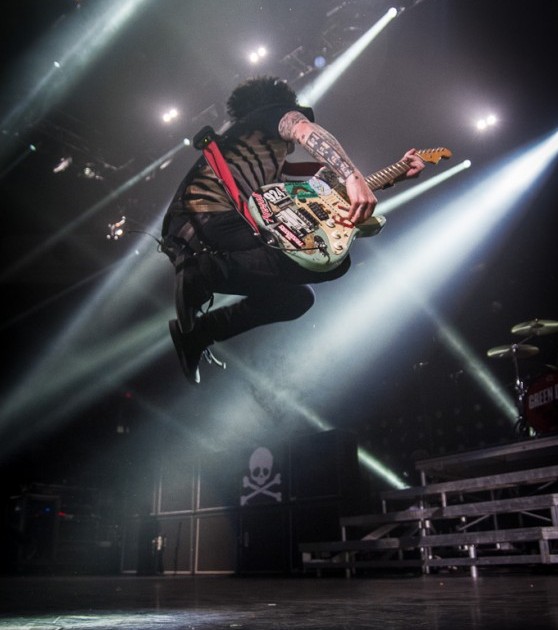 Billy Joe Armstrong durante un concerto a Los Angeles ad aprile 2013