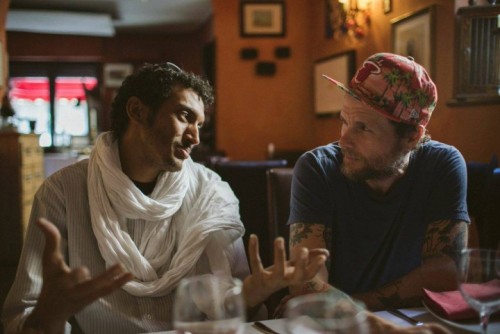 Lorenzo Cherubini in arte Jovanotti, con il cantante e chitarrista nigeriano Bombino, foto via Facebook