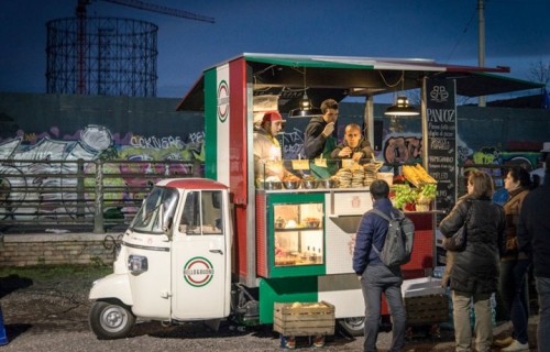 Alcuni partecipanti all'edizione romana dello Streeat Food Truck