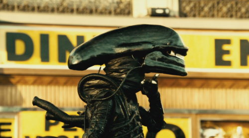 Un frame da "Le Streghe Sono Tornate" al cinema dal 30 aprile - distribuito da Officine UBU