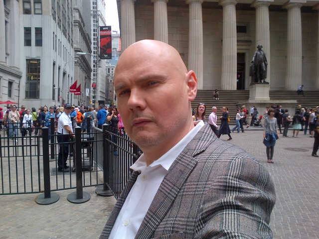 Un recente selfie di Billy Corgan a Wall Street - Foto via Facebook