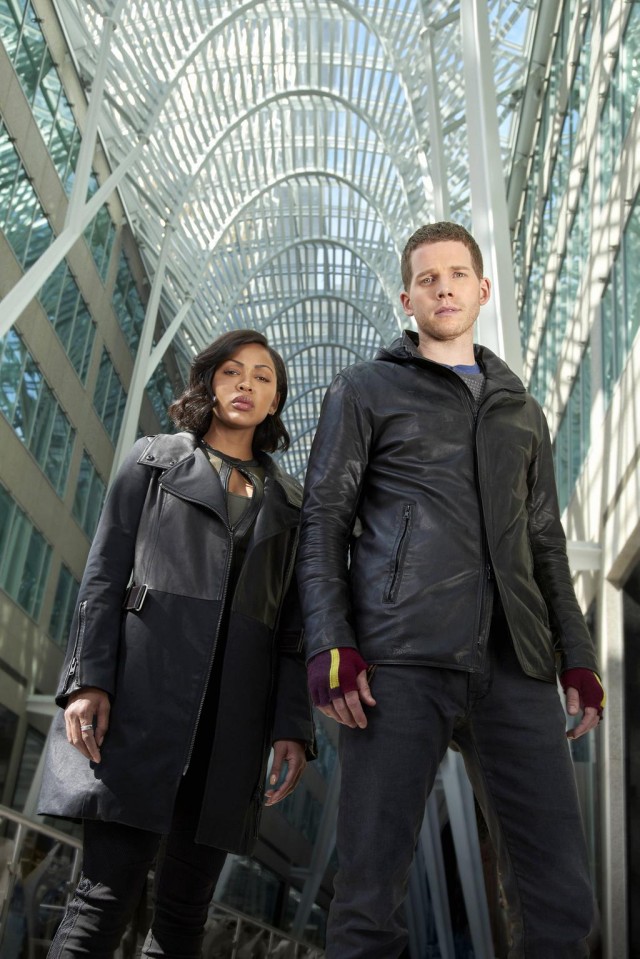 Stark Sands e Meagan Good nelle prime immagini della serie di  Minority Report