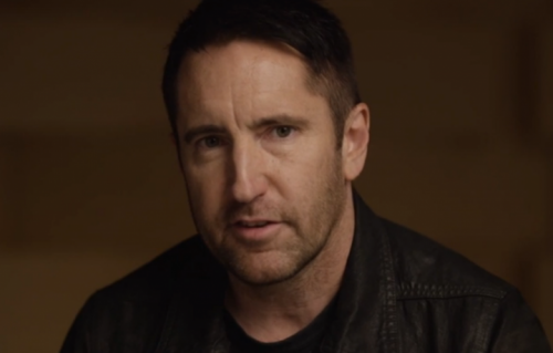 Trent Reznor è nato nel 1965. Nel 1988 ha fondato i Nine Inch Nails e attualmente collabora con Apple Music