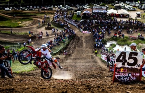 Vince chi arriva più in alto nella ripidissima salita. Foto: Olaf Pignataro