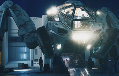 Un'immagine dal set di "Independence Day: Resurgence". Fonte: Facebook
