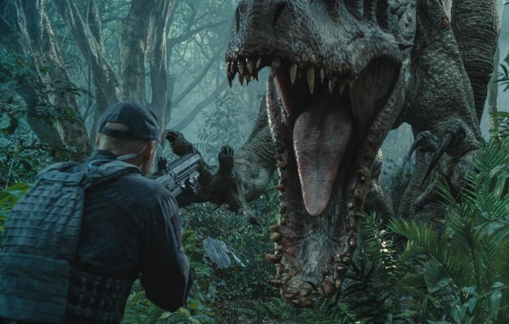 I dinosauri di “Jurassic World” sono già in tutti i cinema. Ecco la nostra recensione