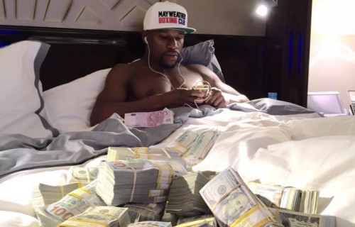 Floyd Mayweather ha guadagnato una valanga di soldi quest'anno. Fonte: Facebook