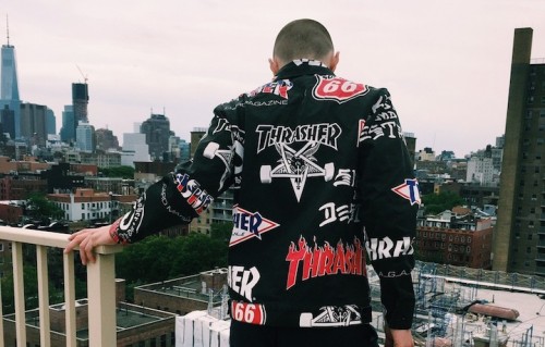 Una giacca della collezione Supreme/Thrasher