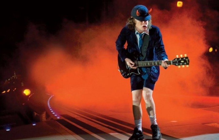Angus Young sul palco con gli AC/DC - Foto via Facebook