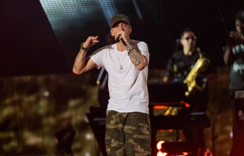 Prima diceva «So Gwen Stefani, will you pee pee on me please?» ore ci fa un singolo. Fonte: Facebook