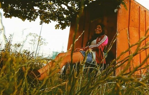 Paola Escobar, in uno screenshot tratto dal video