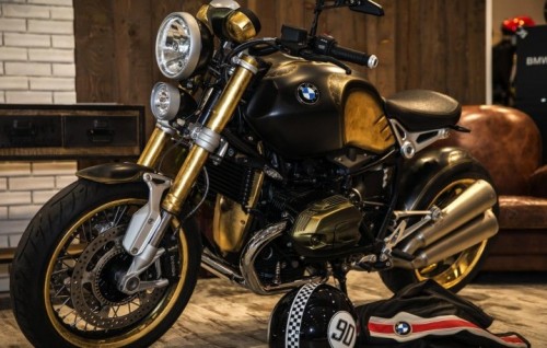 La livrea tatuata della BMW R nineT realizzata dal maestro Marco Manzo