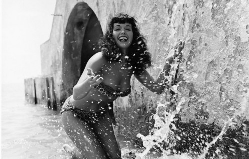 Bettie Page - Foto di Bill Hamilton © Courtesy of Michael Fornitz Collection