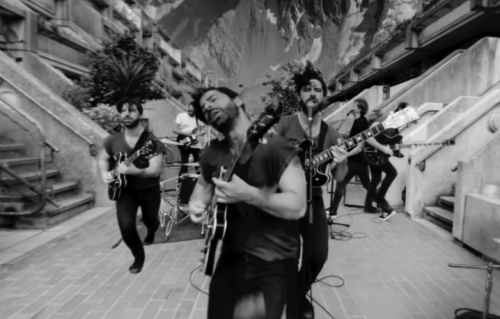 Guarda il video di “Mountain At My Gates ” in 4k qui