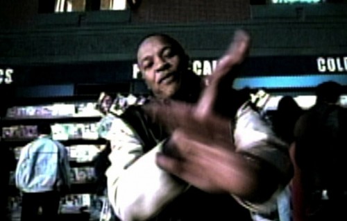 Dr. Dre in un fotogramma del video "Forgot About Dre" del 1999