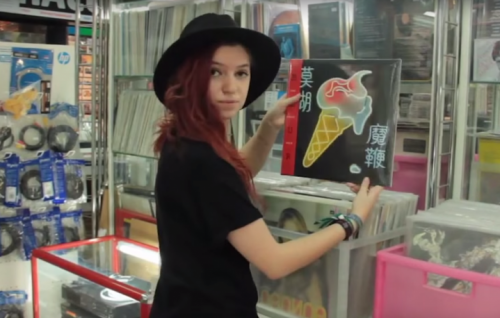 Un frame del nuovo video dei Blur, "I Broadcast"