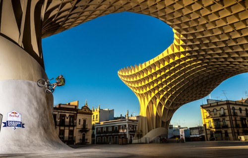 Courage Adams a Siviglia. Foto: Olaf Pignataro