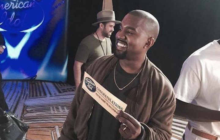 Kanye West, contentissimo, dopo la sua audizione per "American Idol". Foto: Vevo Official Twitter