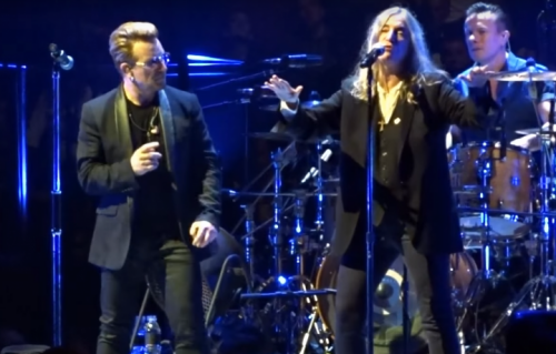 Bono e Patti Smith sul palco della O2 Arena