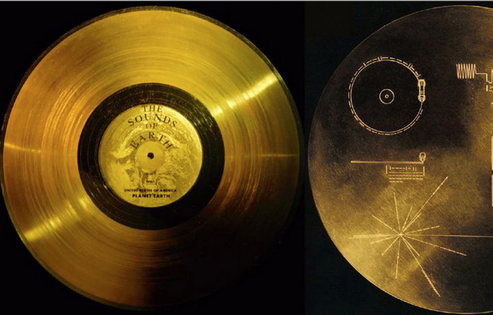 Il disco placcato in oro montato sulla sonda. Sul retro ci sono le istruzioni per riprodurlo correttamente. Foto: NASA