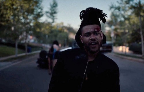 Un frame del primo video di "The Hills" realizzato da The Weeknd