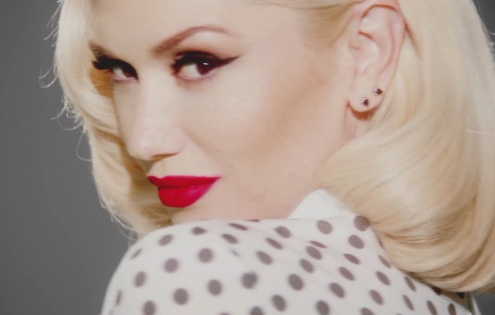 Gwen Stefani nel video di "Baby Don’t Lie“
