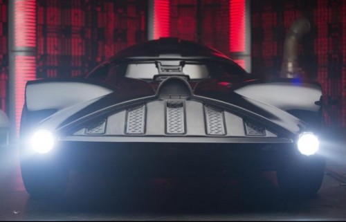 Star Wars, il muso della Darth Car testata dal conduttore americano del Jay Leno’s Garage per Hot Wheels
