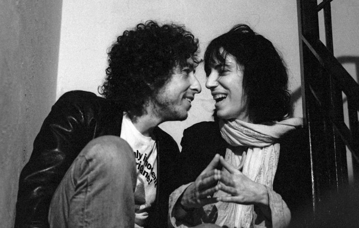 Patti Smith suonerà una canzone di Dylan ai Nobel