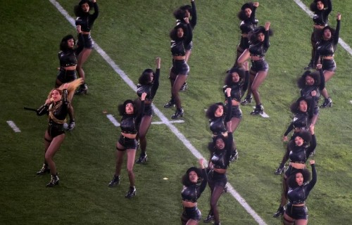 Beyoncé durante la sua esibizione al Super Bowl 50. Foto: Harry How/Getty Images