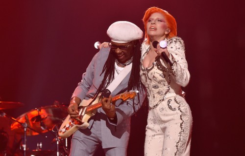 Nile Rodgers e Lady Gaga sul palco dei Grammy. Foto: Larry Busacca/Getty Images for NARAS