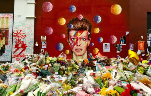 Il murales di Bowie a Brixton. Foto: frankieleon via Flickr