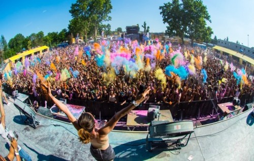 La seconda volta di "Holi Dance Festival" al Market Sound di Milano sarà il 26 giugno 2016. Preparatevi ad abusare dei colori