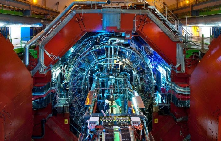 Un'immagine di ALICE, uno dei sistemi adibiti allo scontro di particelle al CERN. Crediti: CERN