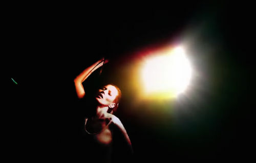 Guarda "Ritual Spirit", il nuovo video dei Massive Attack con Azekel e Kate Moss