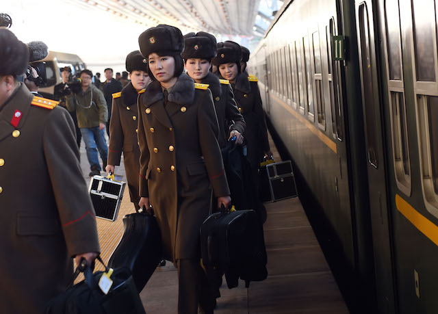 Le Moranbong arrivano a Pechino il 13 dicembre 2015 per la loro prima data fuori dalla Corea del Nord. Il concerto viene annullato senza una dichiarazione ufficiale il giorno stesso. Foto Xinhua News Agency / eyevine