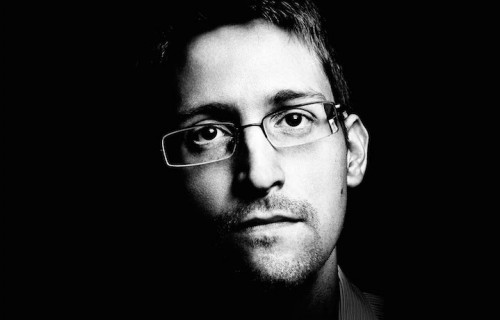 Edward Snowden vive al momento in Russia.