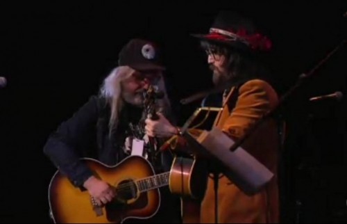 J Mascis (Dinosaur Jr.) e Sean Ono Lennon rendono omaggio a David Bowie reinterpretando "Quicksand" - 1° aprile - Carnegie Hall, New York