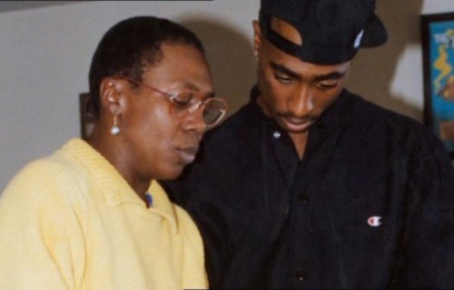 Afeni Shakur con suo figlio Tupac
