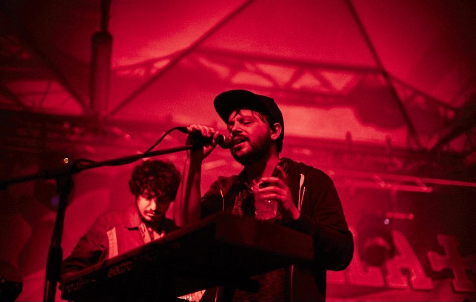 Calcutta e parte della sua band sul palco del MiAmi Festival 2016, al Circolo Magnolia