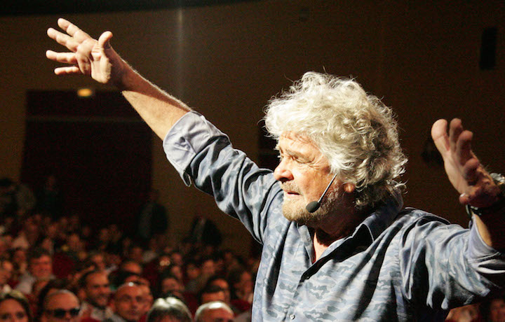 «Voglio una camera mortuaria onesta» parla Beppe Grillo, il comico