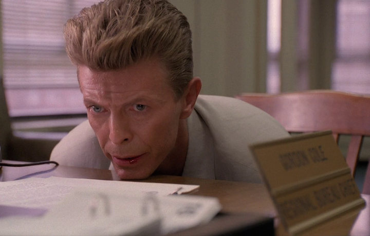 David Bowie in una scena di "Fuoco Cammina con Me"